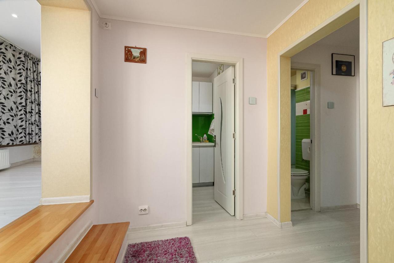 Stone Gate Apartment #1 Bukarest Exterior foto